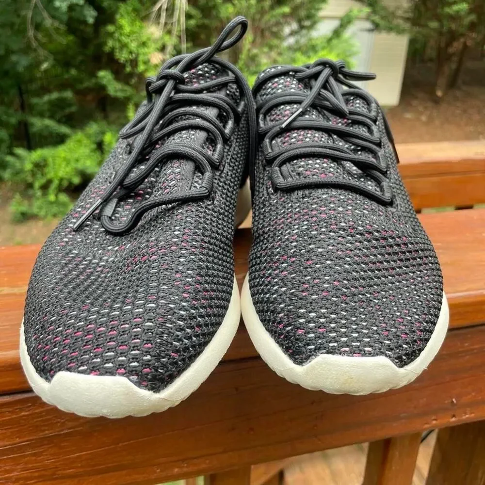 Womens 10 Adidas Black knit running Sneakers